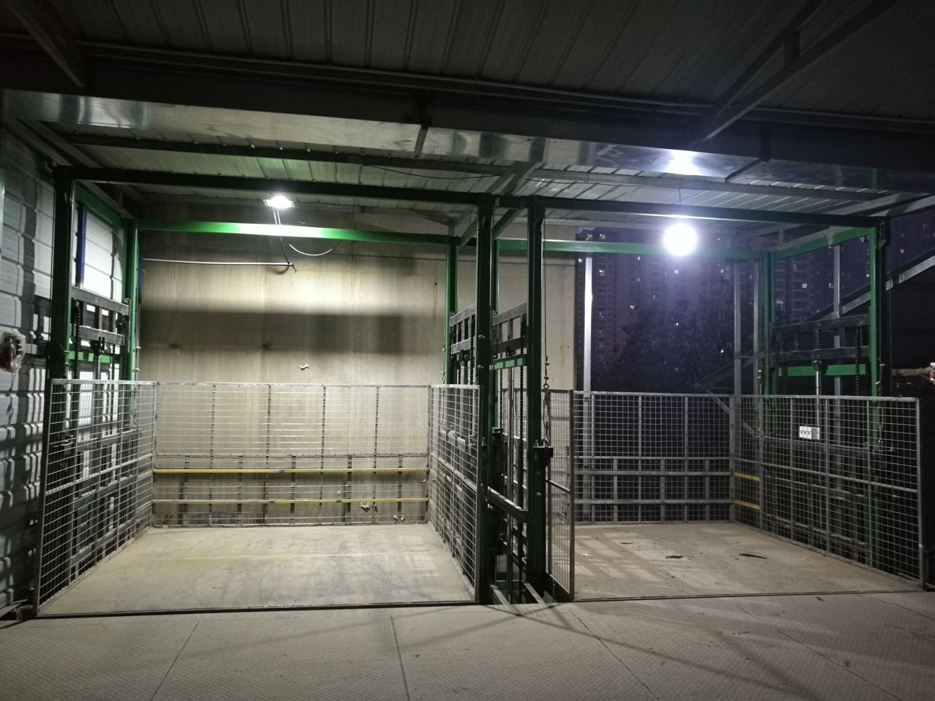 導軌式升(sheng)降機