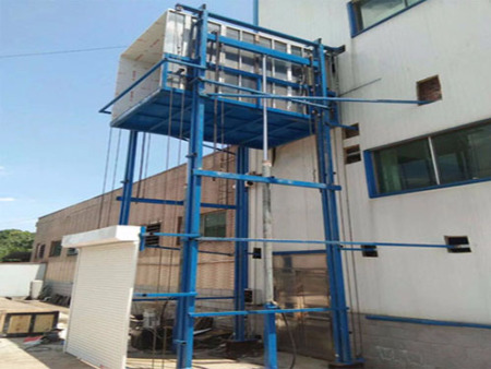 導軌式(shì)升降貨梯(tī)應用範圍(wei)及工作原(yuán)理